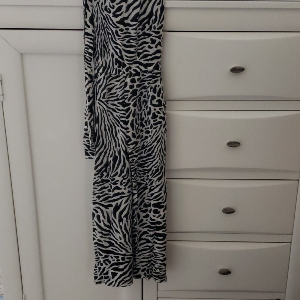 Romper - Picture 2 of 2